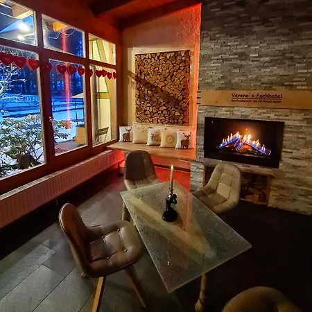 Отель Schwarzwaldparkhotel Лёффинген